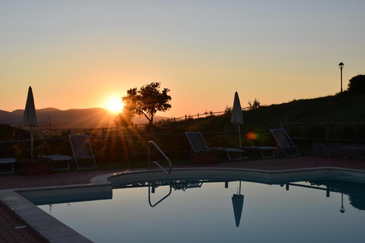 Il Poggio Della Pieve Apartments Санта-Луче Экстерьер фото